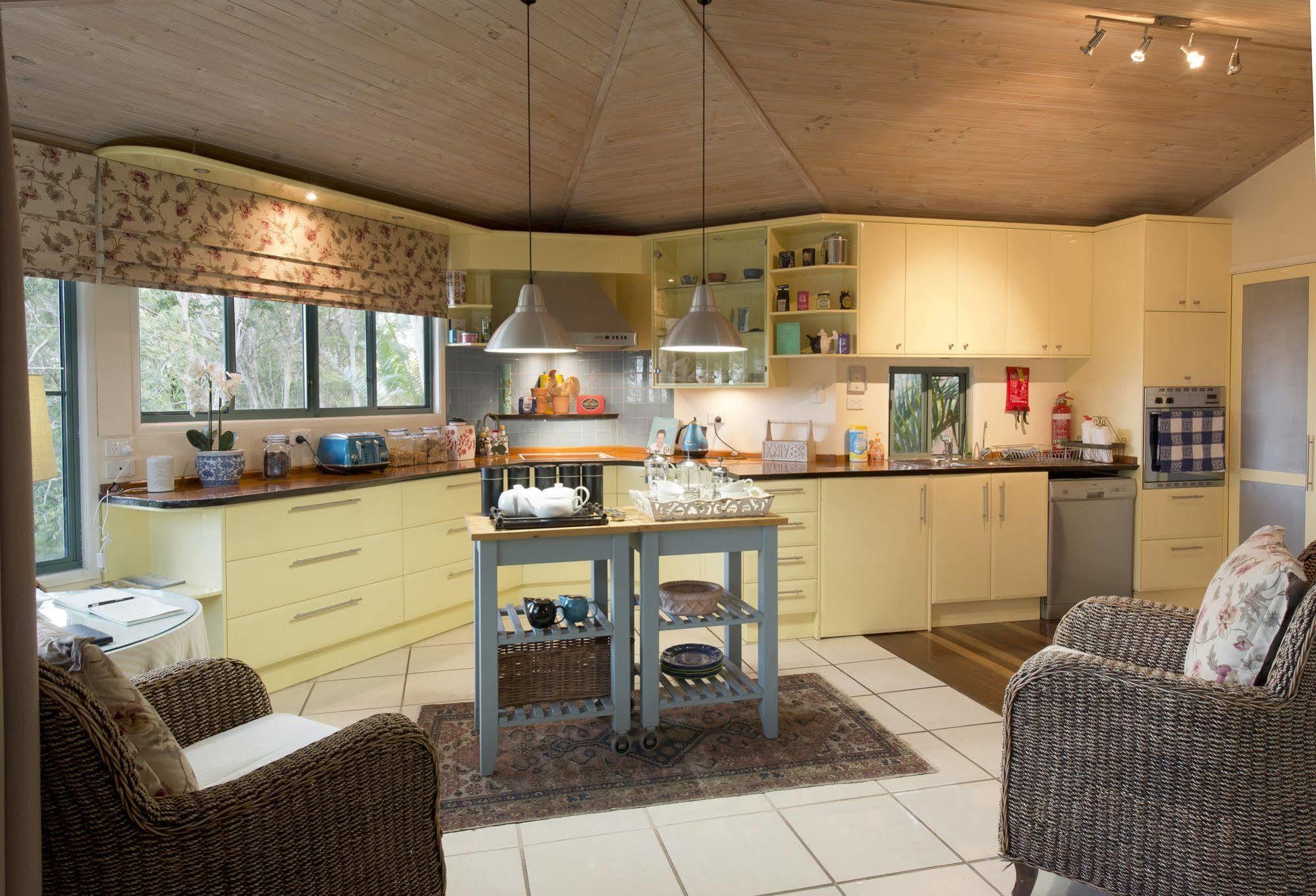 Arabella Guesthouse Alexandra Headland Buitenkant foto